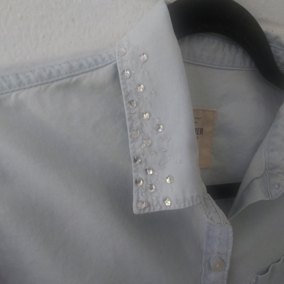 ❤Hollister Beaded Collar Light Denim Top Size S - Picture 5 of 15